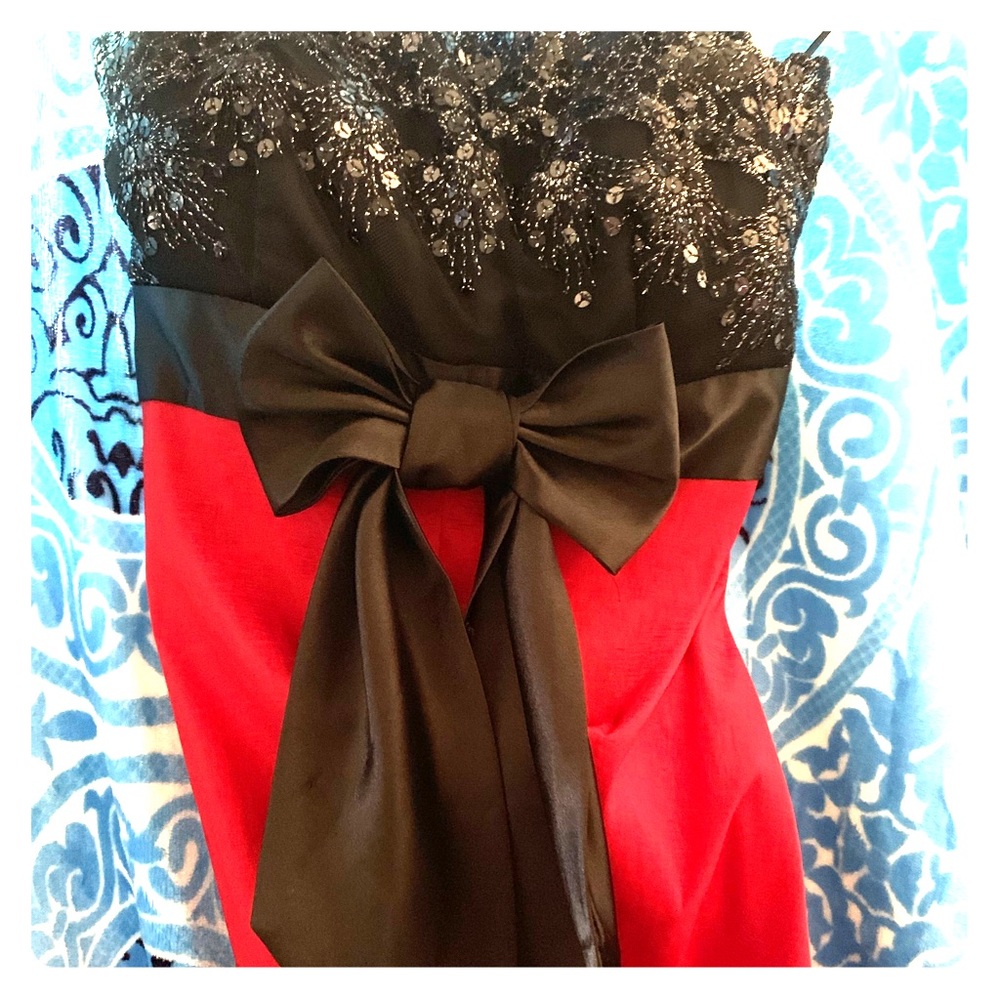 Black and red now strapless
